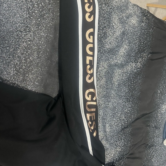 NWT size L Guess zip up hoodie - Picture 4 of 4